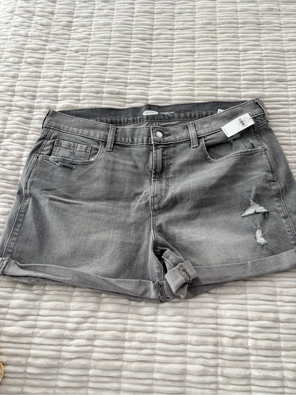 Old Navy Women's Gray High-Rise Distressed shorts